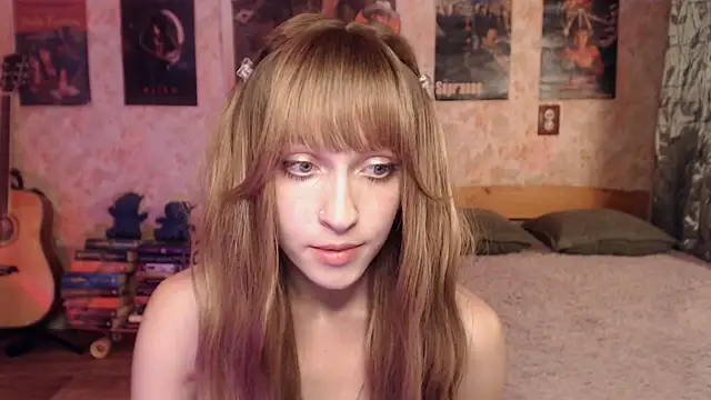 Snapshot of Friendly_Ellie chatting on July 10, 2026, 2:52 pm Friendly Ellie online show from July 10, 2026, 2:52 pm
