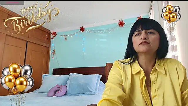 ISABEEL SOFIA01 online show from June 3, 2026, 7:19 pm