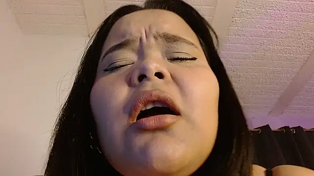 sexychubby    online show from July 19, 2026, 9:18 pm