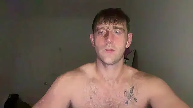 Snapshot of lukegunn chatting on June 19, 2026, 10:35 pm lukegunn online show from June 19, 2026, 10:35 pm
