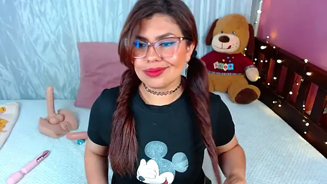 Queenamazon1 online show from October 27, 2025, 3:16 pm