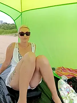 Snapshot of MissLMrJ chatting on February 18, 2025, 6:48 am MissLMrJ online show from February 18, 2025, 6:48 am