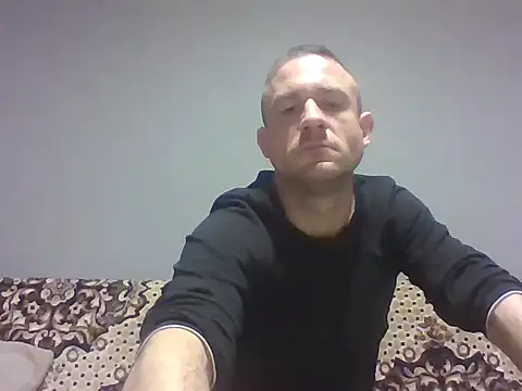 aroj95 online show from October 31, 2025, 2:45 am