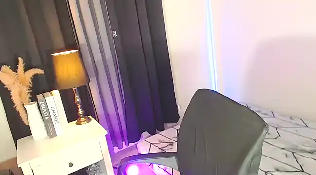 MajesticKitana online show from January 8, 2025, 8:38 am