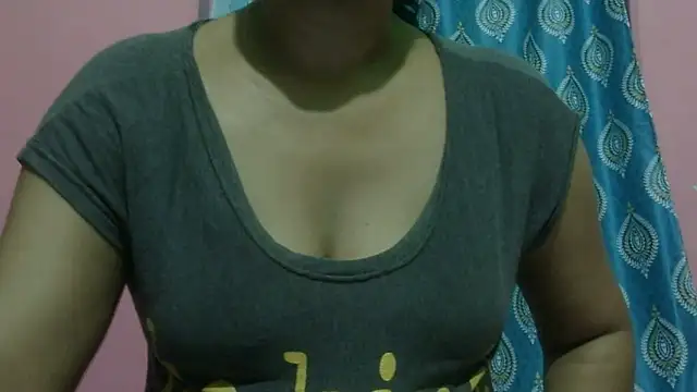Snapshot of AVNI09- chatting on June 17, 2026, 1:45 pm AVNI09- online show from June 17, 2026, 1:45 pm