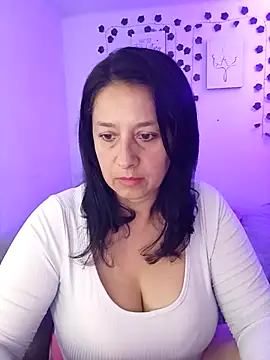 Snapshot of camilalatti chatting on February 21, 2025, 12:27 am camilalatti online show from February 21, 2025, 12:27 am