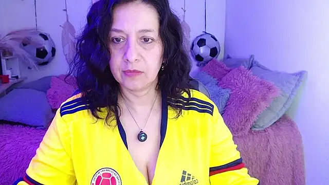 Snapshot of camilalatti chatting on June 21, 2026, 12:35 am camilalatti online show from June 21, 2026, 12:35 am