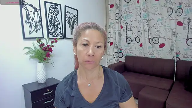 Snapshot of cintiagreyx chatting on February 26, 2025, 11:30 am cintiagreyx online show from February 26, 2025, 11:30 am