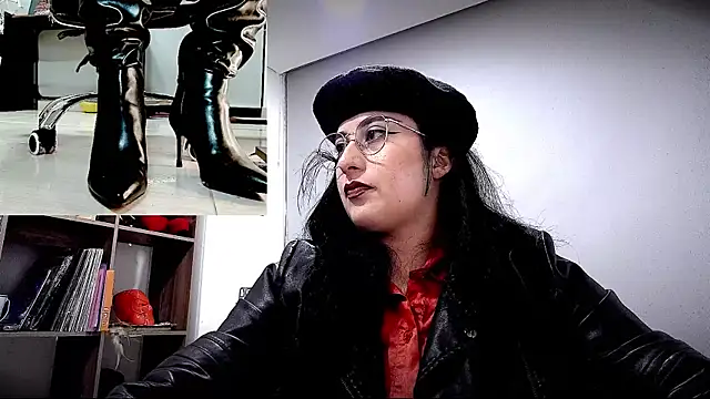 Snapshot of Scarlett_Sen chatting on February 25, 2026, 1:32 pm Scarlett Sen online show from February 25, 2026, 1:32 pm