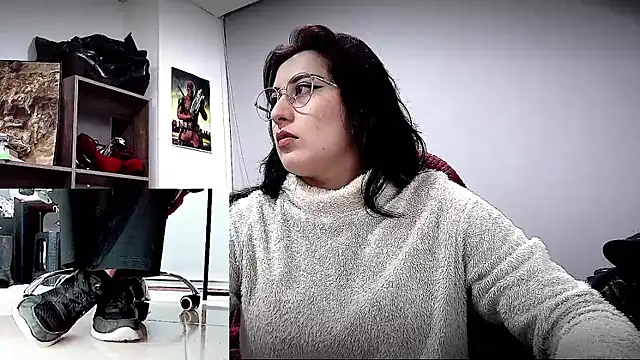 Snapshot of Scarlett_Sen chatting on February 26, 2026, 1:32 pm Scarlett Sen online show from February 26, 2026, 1:32 pm