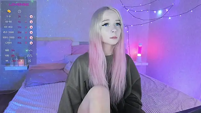 Snapshot of Misty_Shadow chatting on December 2, 2024, 6:32 pm Misty Shadow online show from December 2, 2024, 6:32 pm