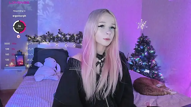 Snapshot of Misty_Shadow chatting on December 24, 2024, 11:33 pm Misty Shadow online show from December 24, 2024, 11:33 pm