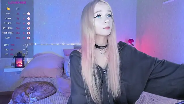 Snapshot of Misty_Shadow chatting on February 5, 2025, 1:04 am Misty Shadow online show from February 5, 2025, 1:04 am