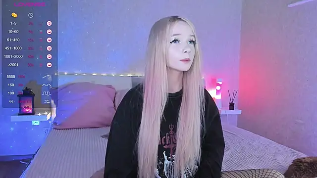 Snapshot of Misty_Shadow chatting on March 1, 2025, 6:43 pm Misty Shadow online show from March 1, 2025, 6:43 pm