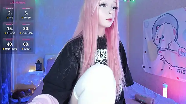 Snapshot of Misty_Shadow chatting on October 19, 2025, 9:26 pm Misty Shadow online show from October 19, 2025, 9:26 pm