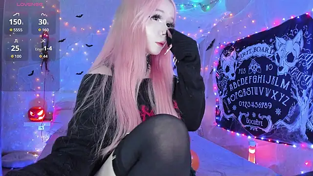 Snapshot of Misty_Shadow chatting on October 31, 2025, 10:33 pm Misty Shadow online show from October 31, 2025, 10:33 pm