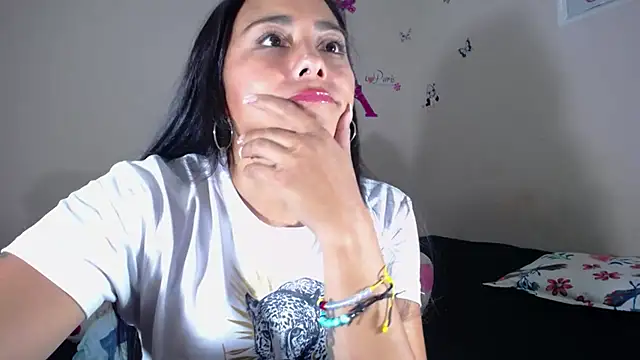 Snapshot of hanna_girl21 chatting on July 10, 2026, 1:43 am hanna girl21 online show from July 10, 2026, 1:43 am