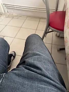 MAHKE12 online show from October 31, 2025, 7:31 am