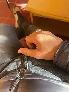 MAHKE12 online show from November 27, 2025, 10:28 am