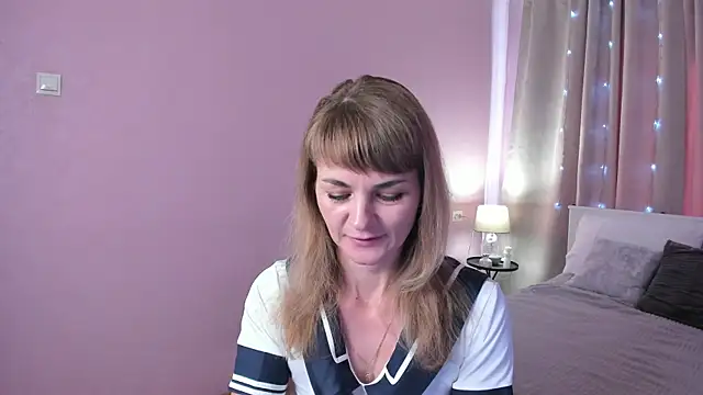 annasimonsj online show from May 25, 2026, 1:00 am