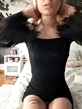 MarikaWild93 online show from May 8, 2026, 9:09 pm