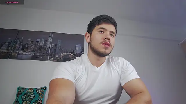 Arilas  online show from November 21, 2025, 7:29 am