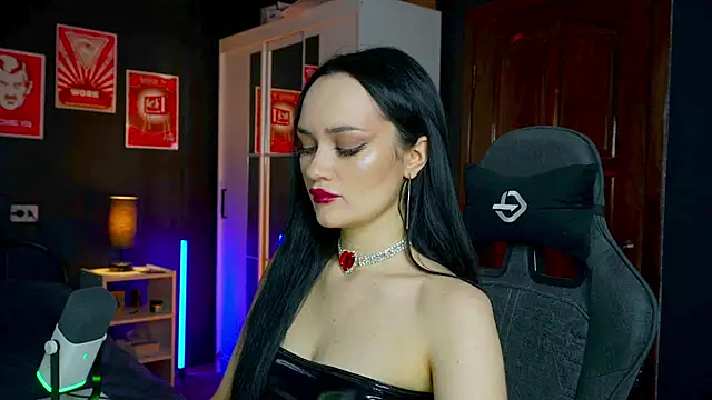 Snapshot of QueenAliss chatting on November 28, 2025, 3:42 am QueenAliss online show from November 28, 2025, 3:42 am