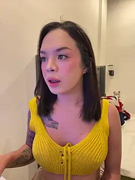 SweetCheska19 online show from April 21, 2026, 2:56 pm