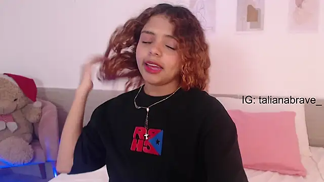 Snapshot of ValienteGirl_ chatting on March 2, 2025, 4:28 am ValienteGirl online show from March 2, 2025, 4:28 am