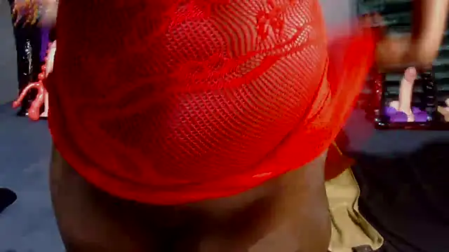 Snapshot of DarkNSpicy4U chatting on October 6, 2025, 3:37 am DarkNSpicy4U online show from October 6, 2025, 3:37 am