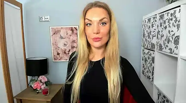 AulloraHoney online show from December 21, 2024, 9:23 am