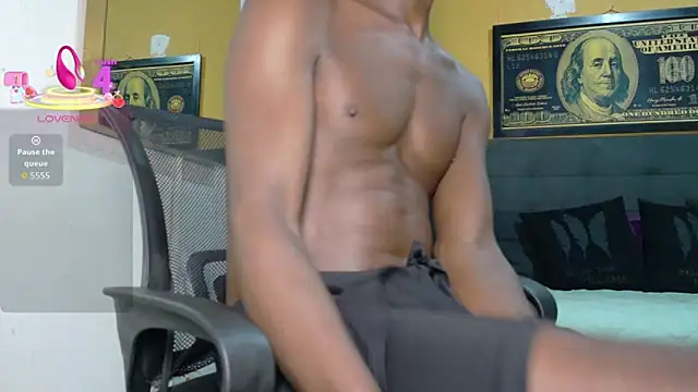 Snapshot of bigdanny_5 chatting on October 6, 2025, 12:02 pm bigdanny 5 online show from October 6, 2025, 12:02 pm