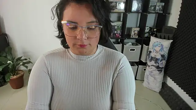 aika-dreams online show from January 4, 2025, 3:49 pm