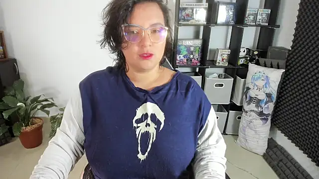 aika-dreams online show from January 5, 2025, 12:42 pm