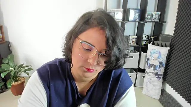 aika-dreams online show from January 5, 2025, 3:45 pm