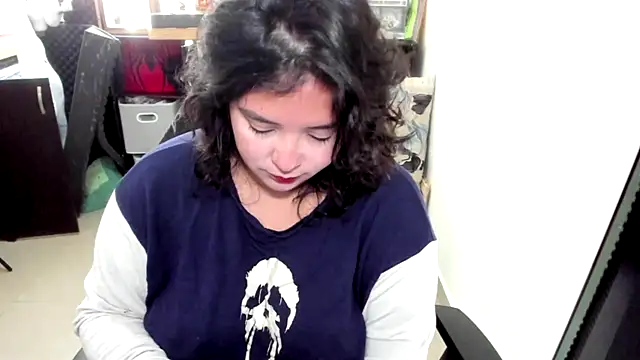 aika-dreams online show from October 15, 2025, 12:49 pm