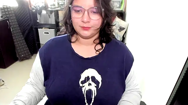 aika-dreams online show from October 29, 2025, 12:51 pm