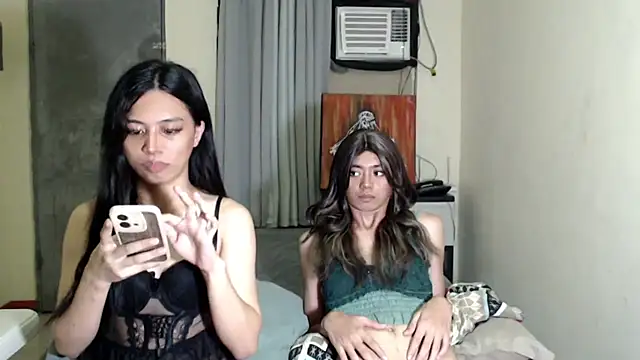 Snapshot of Urworldclasstrans chatting on November 10, 2025, 12:48 pm Urworldclasstrans online show from November 10, 2025, 12:48 pm