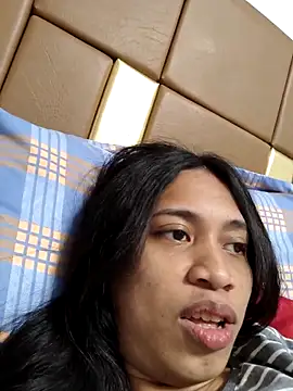 Snapshot of Urworldclasstrans chatting on February 2, 2026, 6:12 am Urworldclasstrans online show from February 2, 2026, 6:12 am