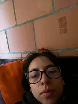 Maggie Fox3 online show from April 6, 2026, 1:45 pm