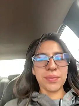 Maggie Fox3 online show from April 10, 2026, 6:56 pm