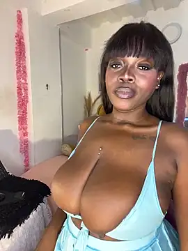 karinacortes online show from June 5, 2026, 2:40 am