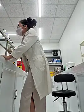 HinaLovely online show from February 11, 2026, 6:40 am