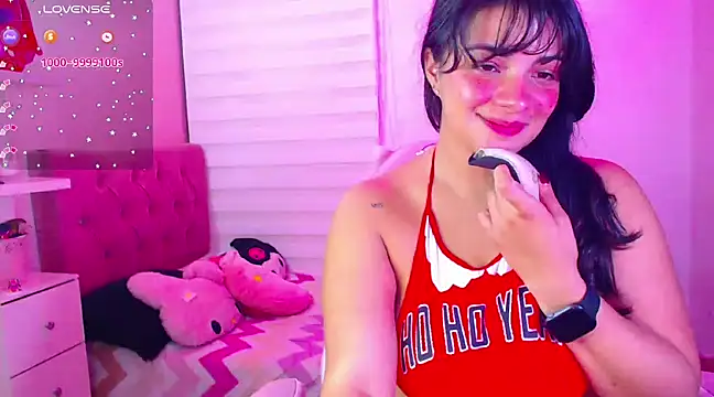 Snapshot of Vannessa__Shy chatting on December 17, 2024, 11:49 pm Vannessa Shy online show from December 17, 2024, 11:49 pm