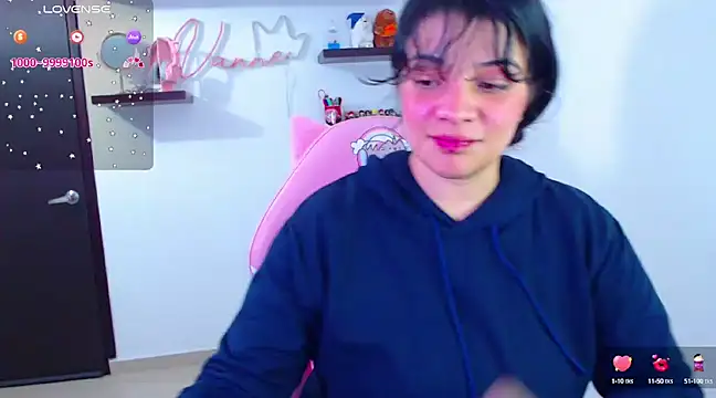 Snapshot of Vannessa__Shy chatting on January 28, 2025, 3:46 pm Vannessa Shy online show from January 28, 2025, 3:46 pm