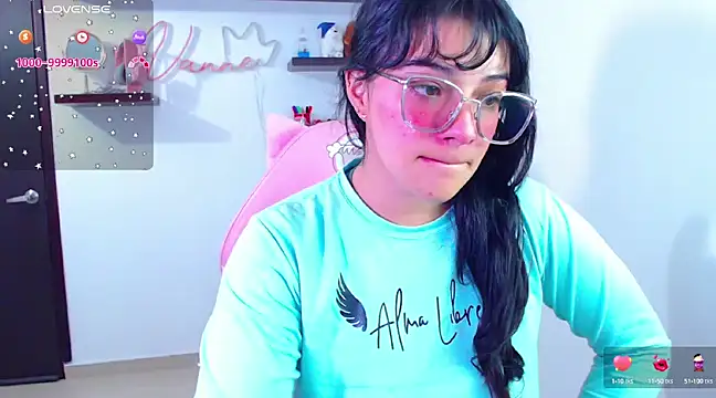 Snapshot of Vannessa__Shy chatting on February 19, 2025, 8:52 pm Vannessa Shy online show from February 19, 2025, 8:52 pm