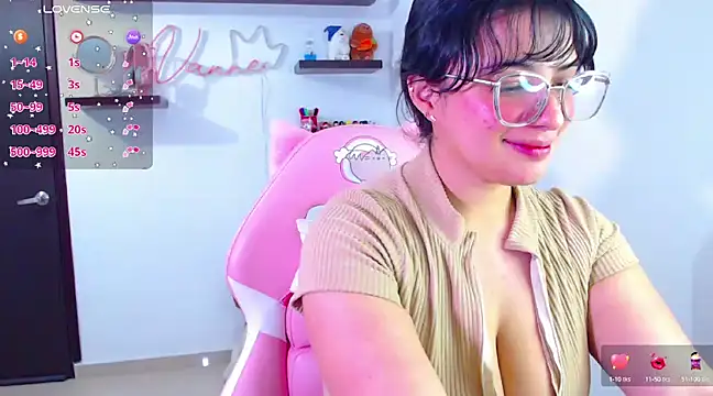 Snapshot of Vannessa__Shy chatting on February 22, 2025, 7:03 pm Vannessa Shy online show from February 22, 2025, 7:03 pm