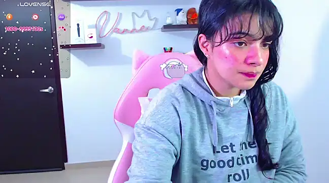 Snapshot of Vannessa__Shy chatting on March 12, 2025, 8:41 pm Vannessa Shy online show from March 12, 2025, 8:41 pm