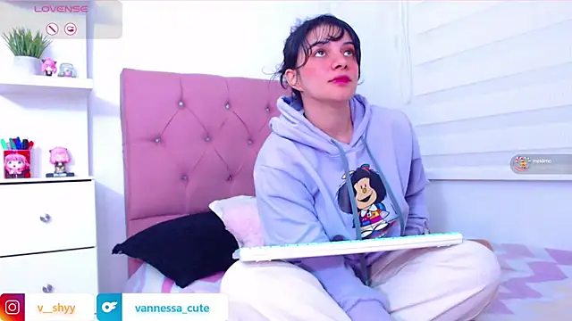 Snapshot of Vannessa__Shy chatting on October 4, 2025, 1:03 am Vannessa Shy online show from October 4, 2025, 1:03 am