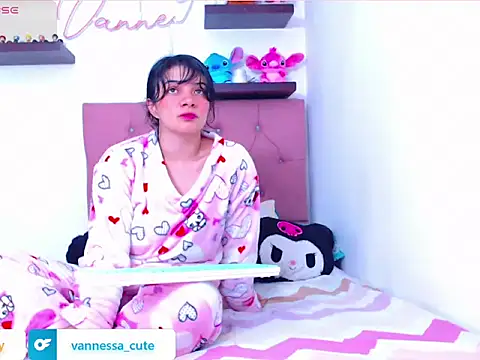 Snapshot of Vannessa__Shy chatting on October 9, 2025, 1:47 am Vannessa Shy online show from October 9, 2025, 1:47 am